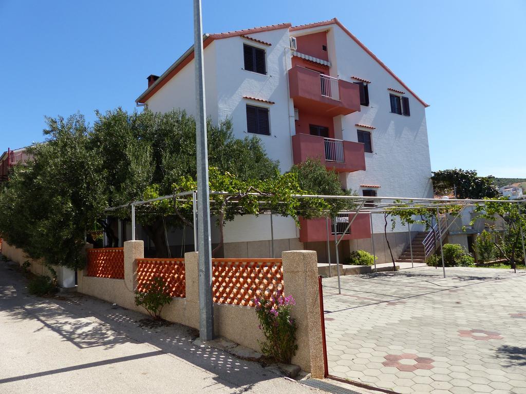 Martina Apartment Primosten